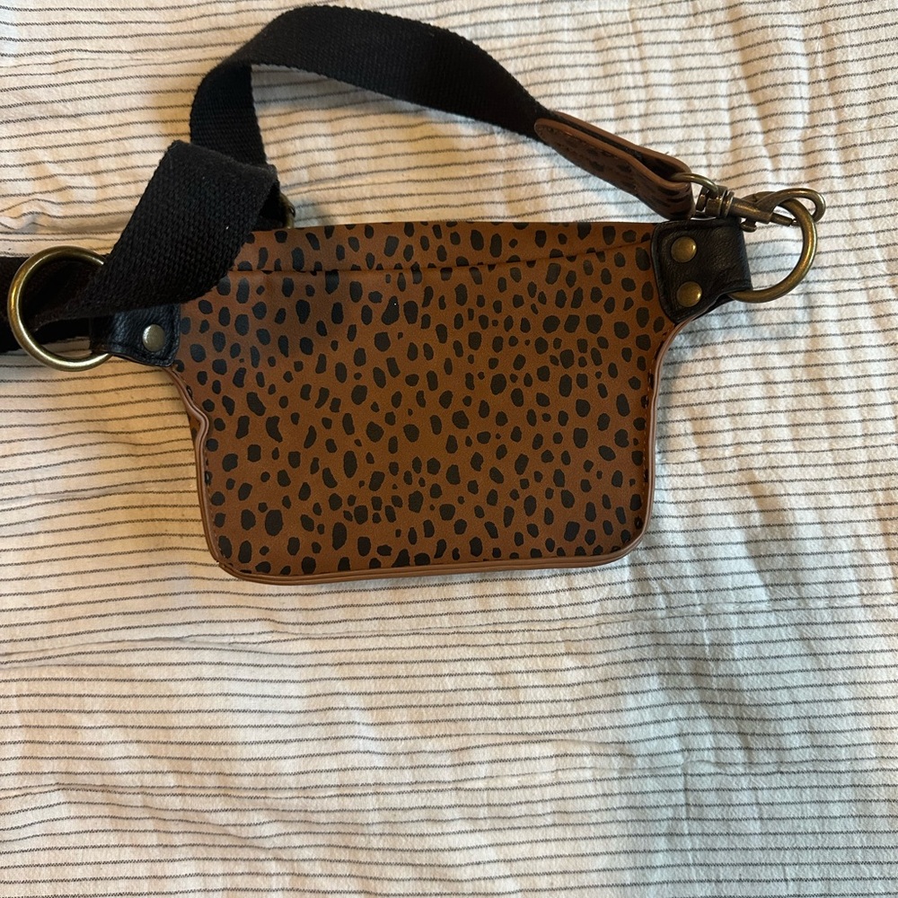 Universal Thread Brown Leopard Print Crossbody Bag - image 3